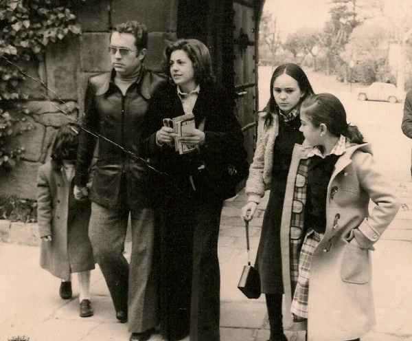 Belén Perales with her parents and sisters. Credit: Photo courtesy of Belén Perales