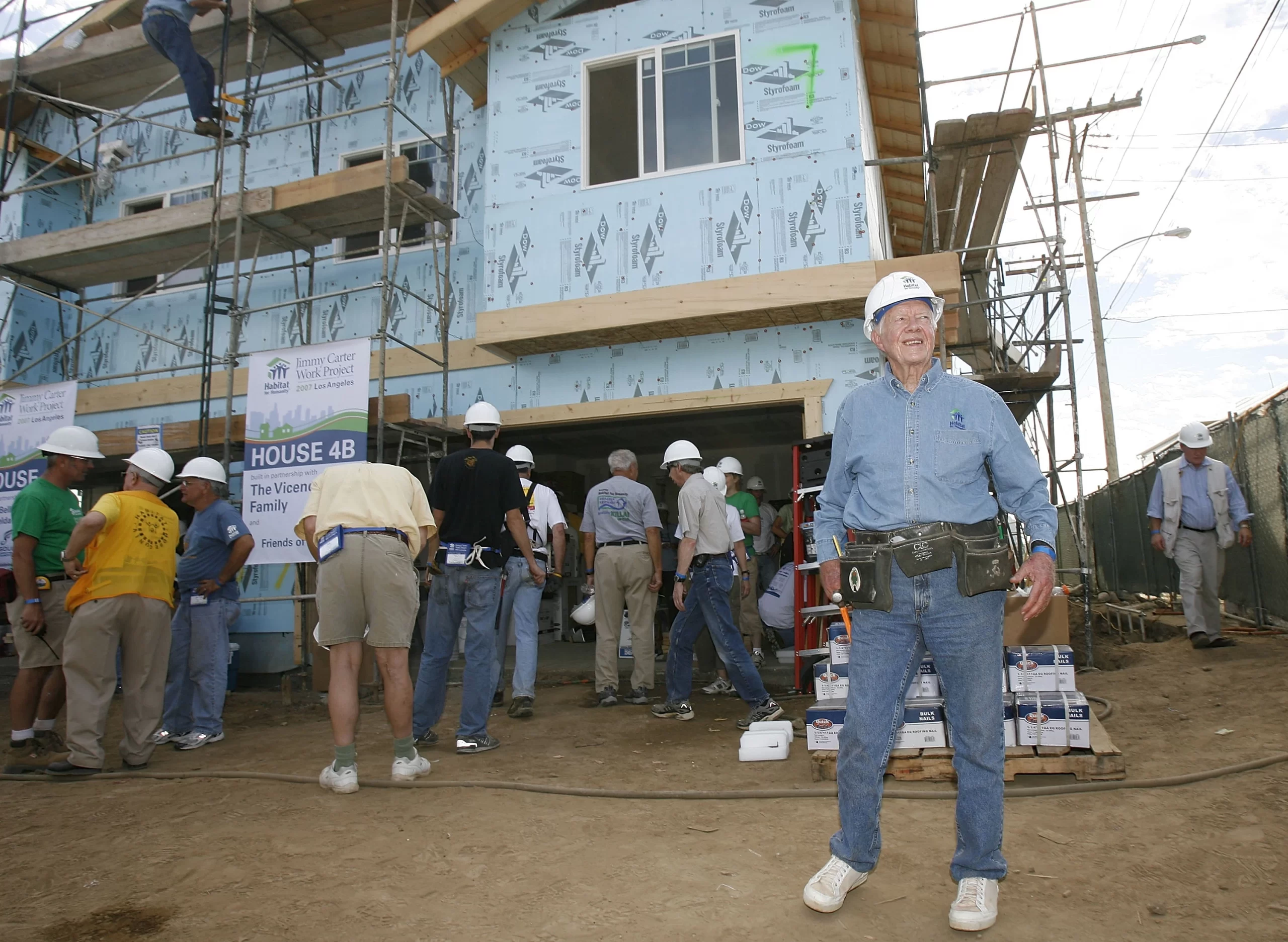 Former U.S. President Jimmy Carter on the Habitat for Humanity worksite in San Pedro, California, on Oct. 29, 2007. Credit: Charley Gallay/Getty Images