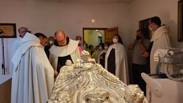 Examination of the silver tomb of St. Teresa of Ávila. Credit: Order of Carmel