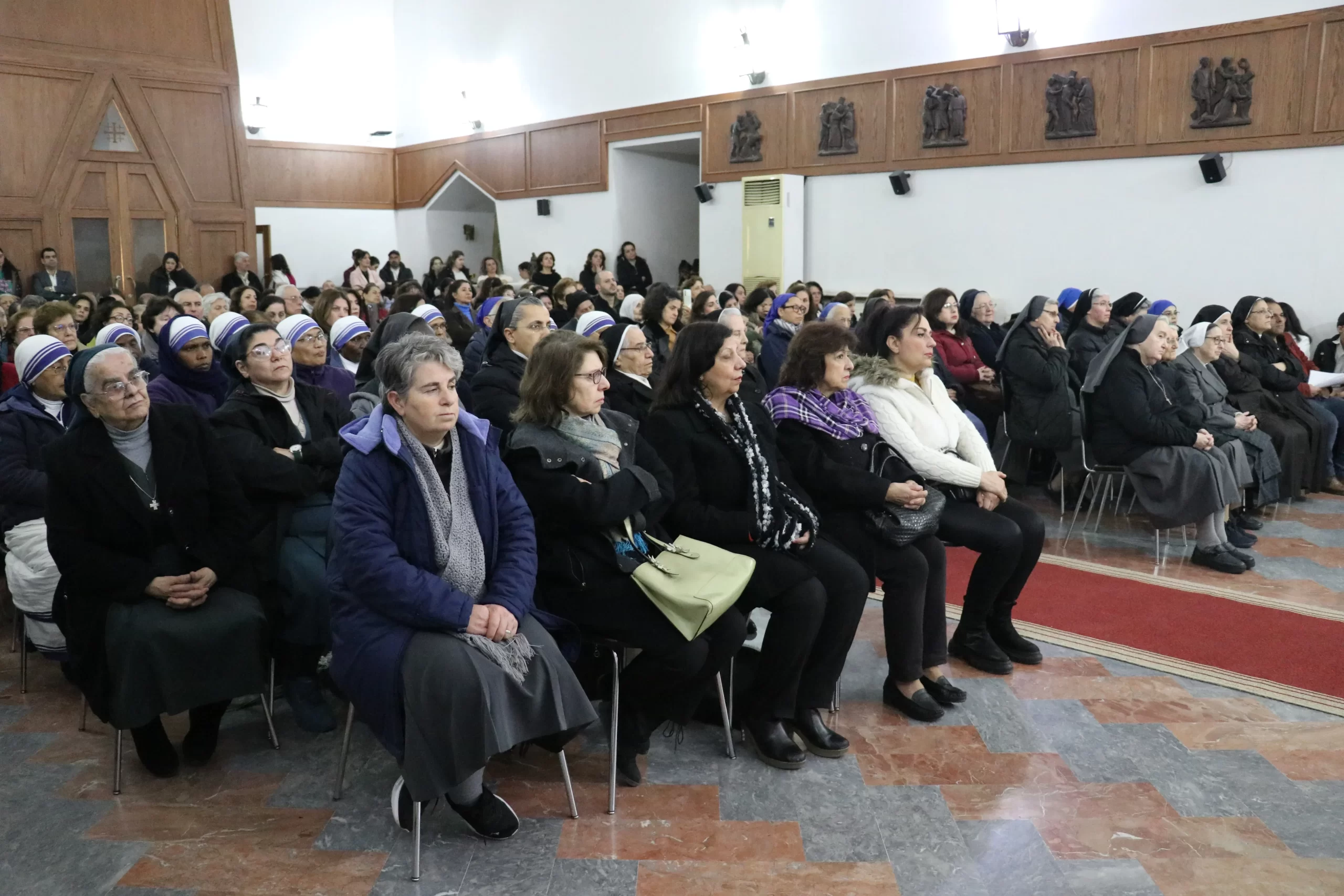 Faithful attend the Divine Liturgy celebrated by Cardinal Claudio Gugerotti at the Church of St. Paul’s Shrine in Tabbaleh, Damascus, on Jan. 25, 2025. Credit: ACI MENA