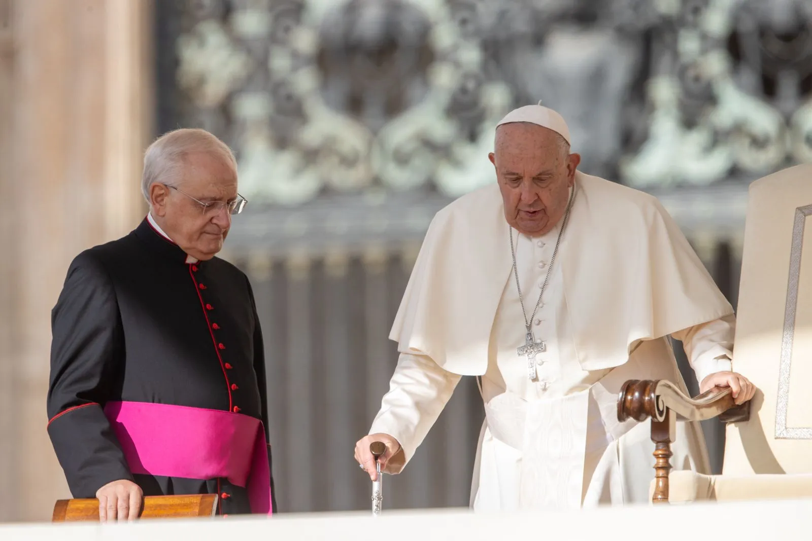 Pope Francis walks to his chair for the general audience in St. Peter’s Square, Sept. 25, 2024. The pope spoke softly and had to pause occasionally to cough after canceling two meetings earlier in the week due to what the Vatican said was a “mild flu-like condition.” Credit: Daniel Ibañez/CNA