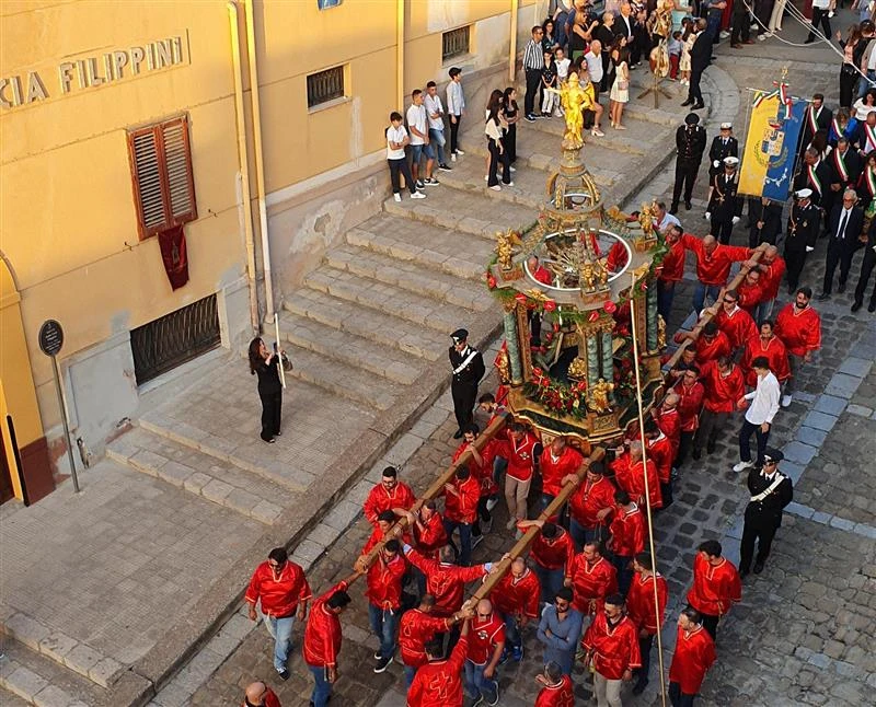 The procession for the Exaltation of the Holy Cross winds through the main streets of Montemaggiore Belsito in Sicily. Credit: Hannah Brockhaus/CNA