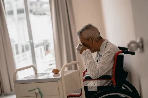 A patient at Misky María Palliative Care Hospital on the outskirts of Lima, Perú. Credit: Asociación de las Bienaventuranzas (Association of the Beatitudes)