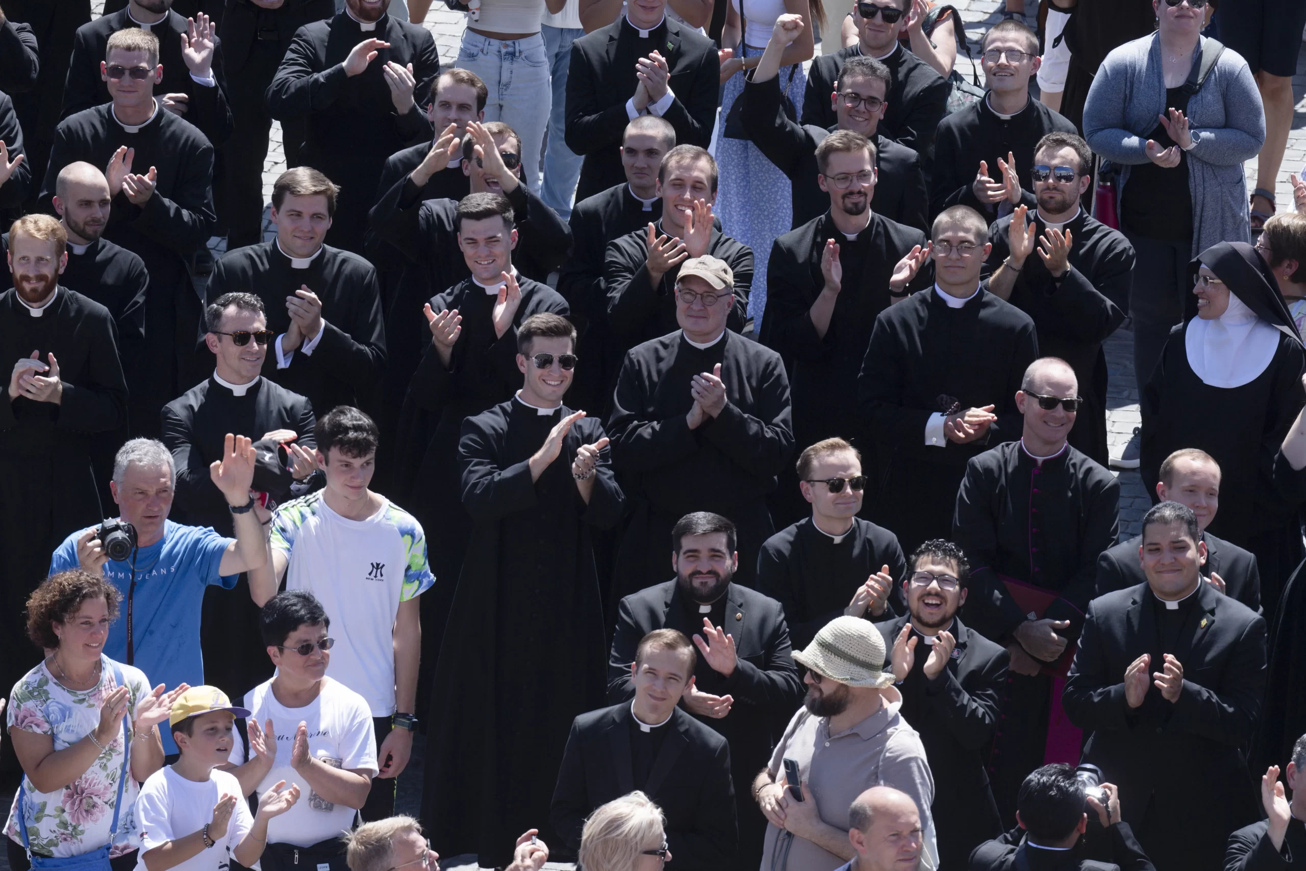 Pope Francis greeted new seminarians from the North American College present in St. Peter’s Square, encouraging them to live their vocations with joy “because true prayer gives us joy.”. Credit: Vatican Media.