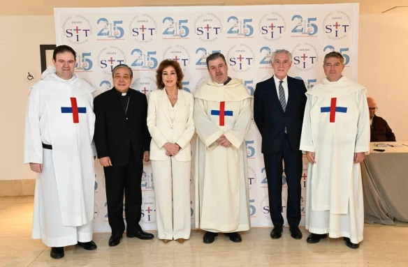 Spanish television host Ana Rosa Quintana is pictured here with the apostolic nuncio in Spain, Archbishop Bernardito Auza (to her right) and several Trinitarians in attendance. Credit: Trinitarian Order